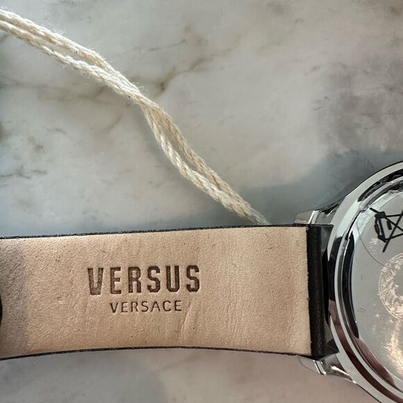 Versus Versace Metallic Timepiece with Lion Emblem Box - Picture 11 of 16